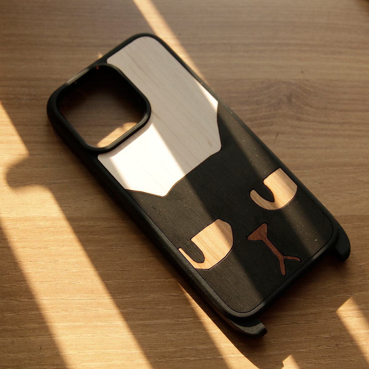 iPhone用プレミアム木製MagSafeケース