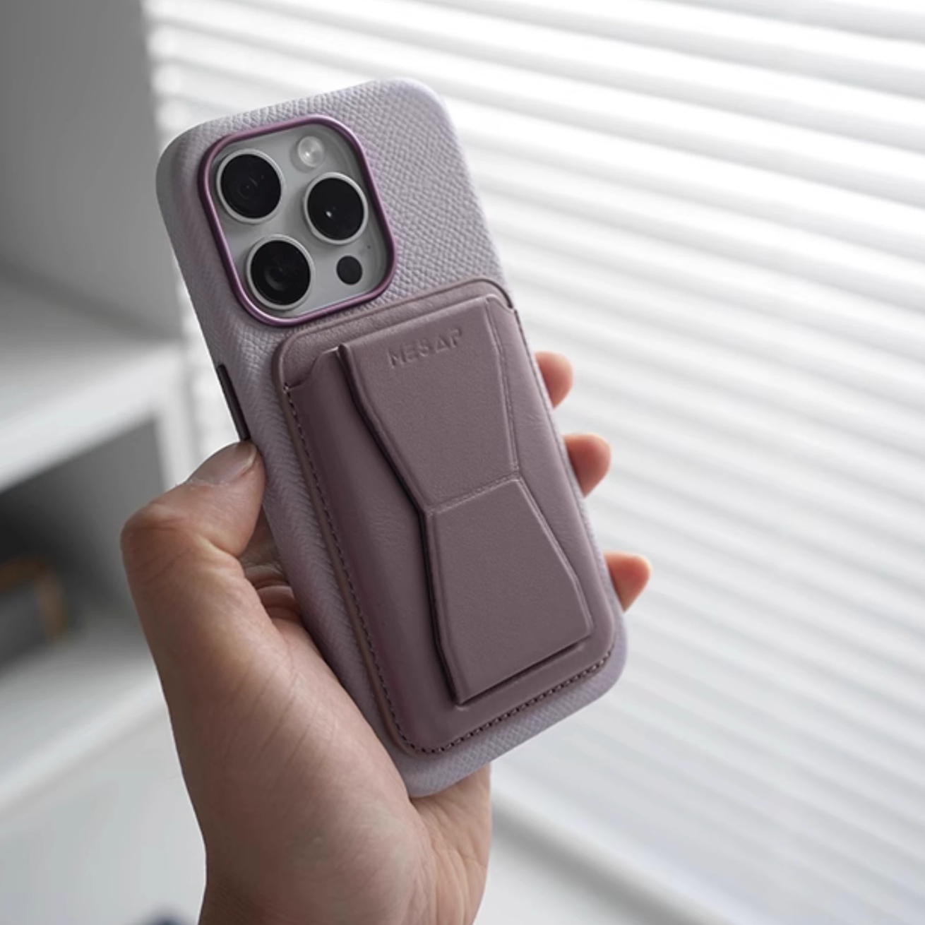 Funda de cuero genuino Epsom con MagSafe para iPhone 15