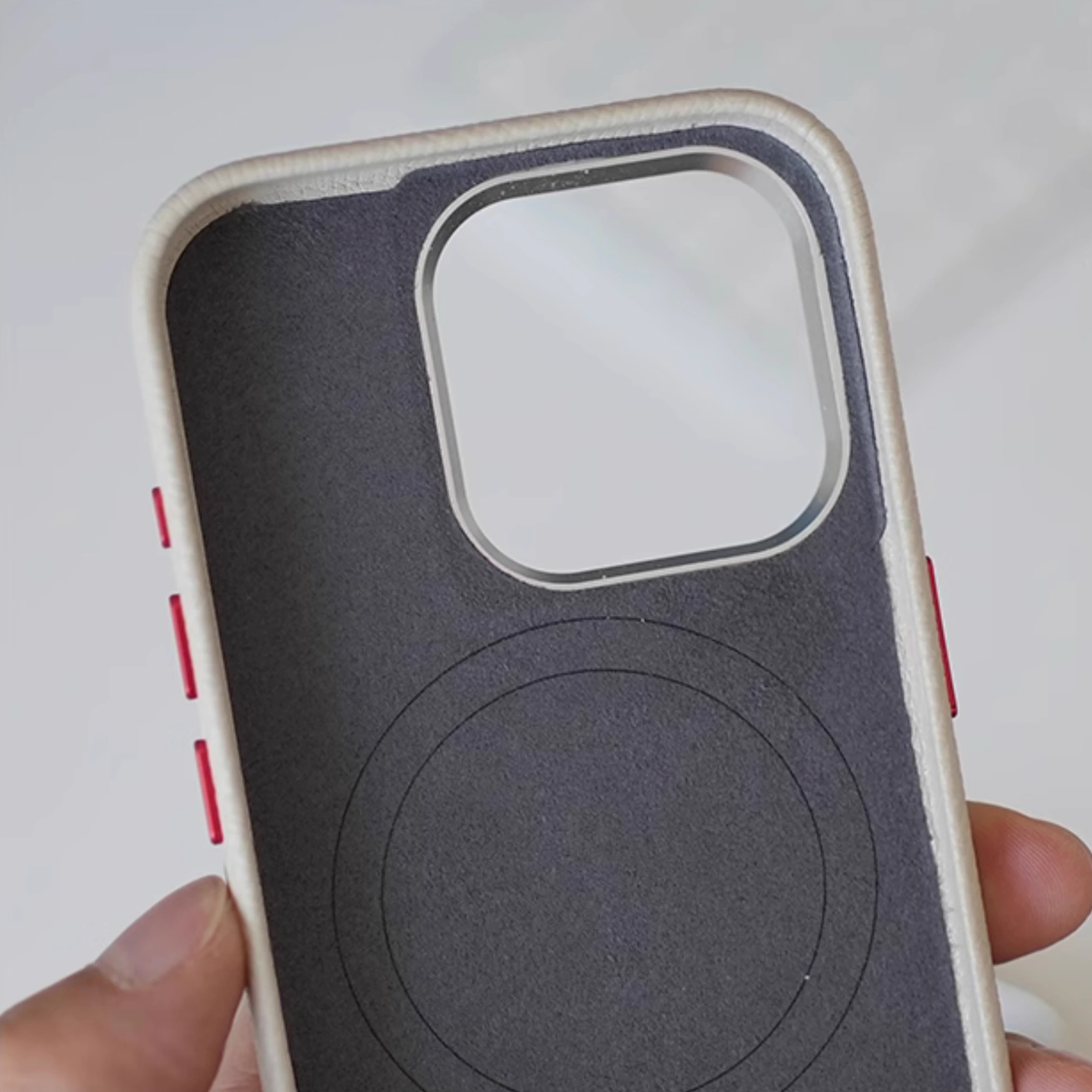 Funda de cuero genuino Epsom con MagSafe para iPhone 15